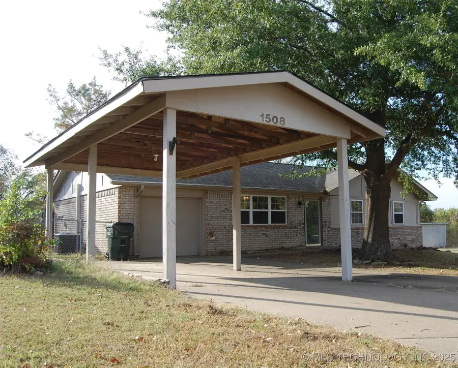 1508 Briarwood Lane, Henryetta, OK 74437 - Image #2