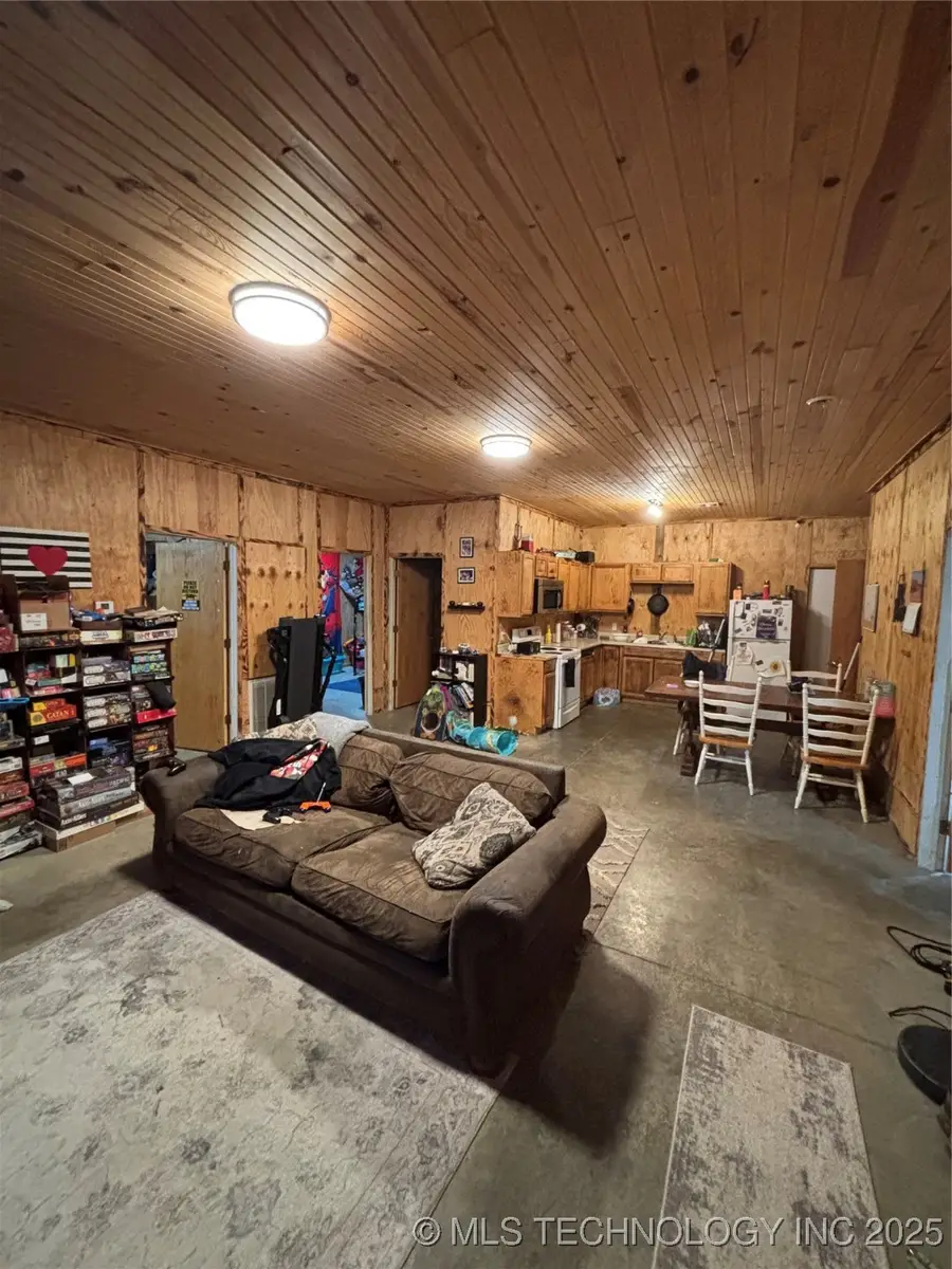 533 SW 2nd Street, Adair, OK 74330 - Image #2