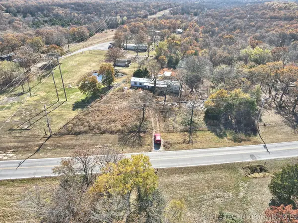 21402 W Coyote Trail, Sand Springs, OK 74063