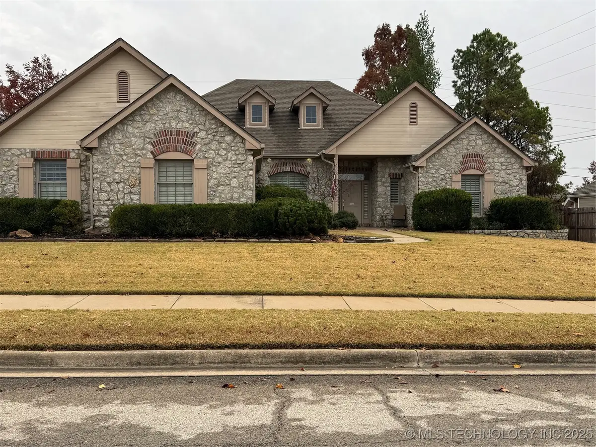 2740 Montrose Drive, Bartlesville, OK 74006 - Image #1