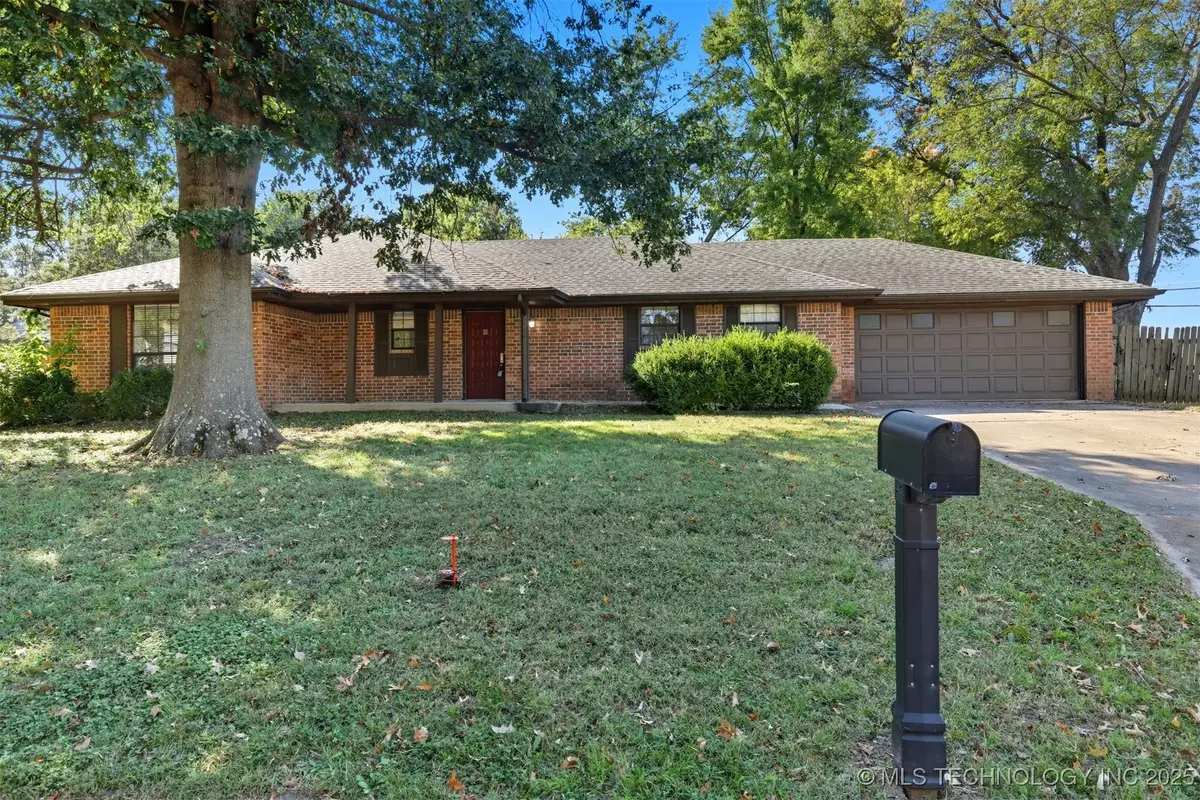 3011 W Berwick Street, Claremore, OK 74017 - Image #1