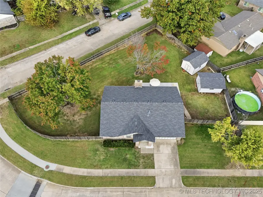 1402 N Elm Street, Owasso, OK 74055 - Image #2
