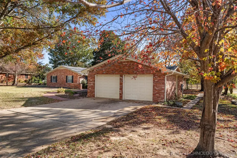 941 SE Paddock Court, Bartlesville, OK 74006 - Image #2