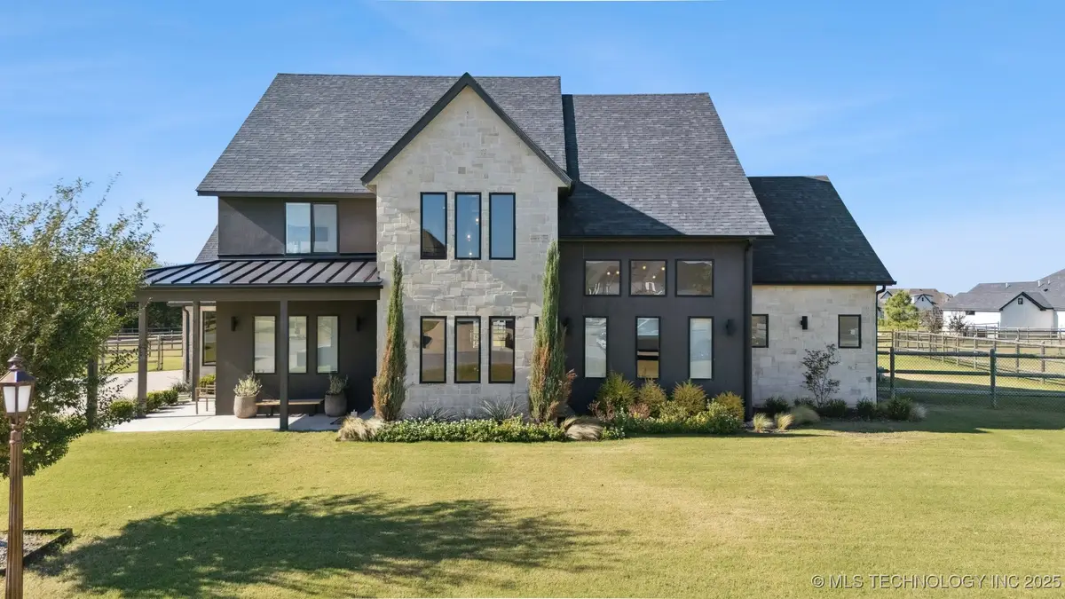 18826 E Chokeberry Street, Owasso, OK 74055 - Image #1