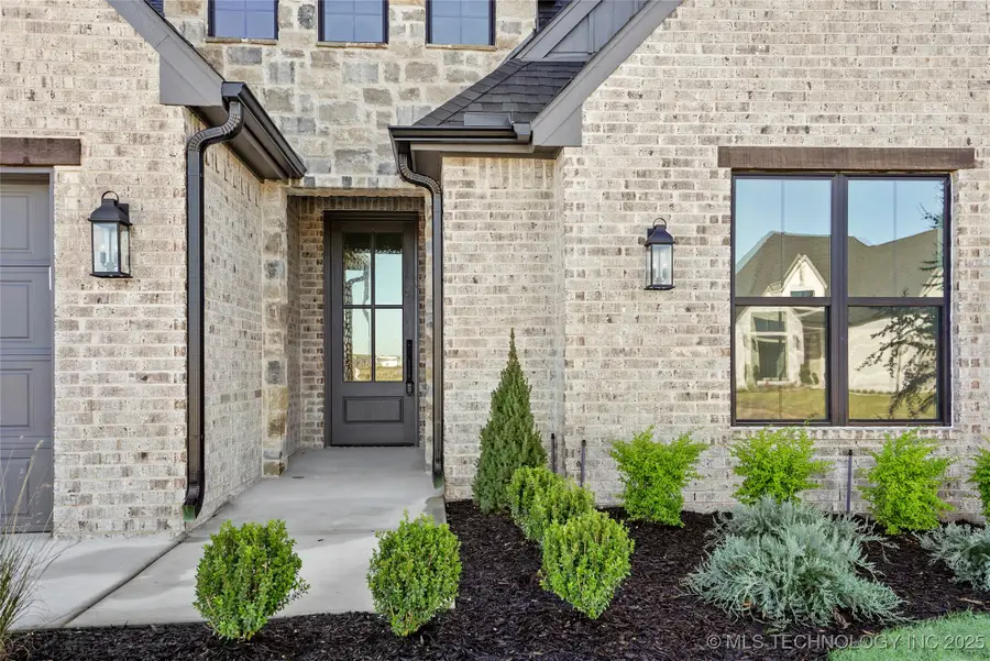 2718 E 134th Circle, Bixby, OK 74008 - Image #2