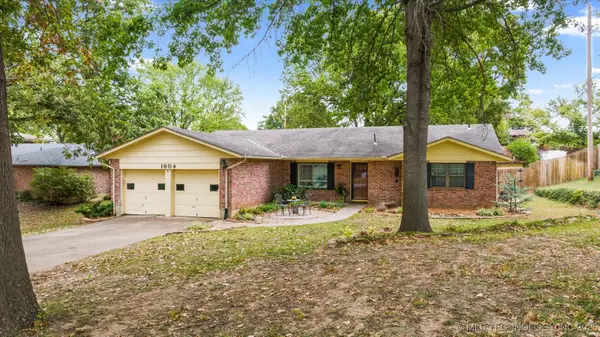 1604 Mission Road, Bartlesville, OK 74006