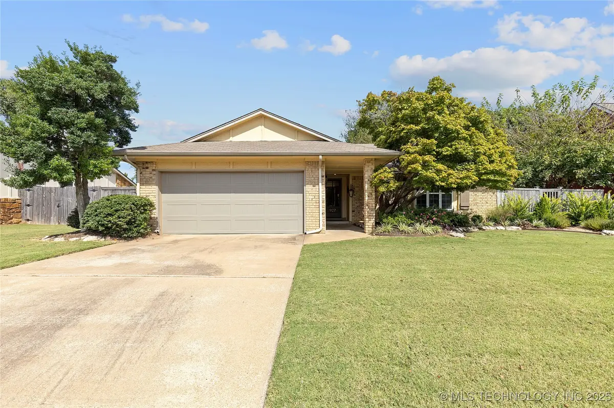 927 W J Street, Jenks, OK 74037 - Image #1