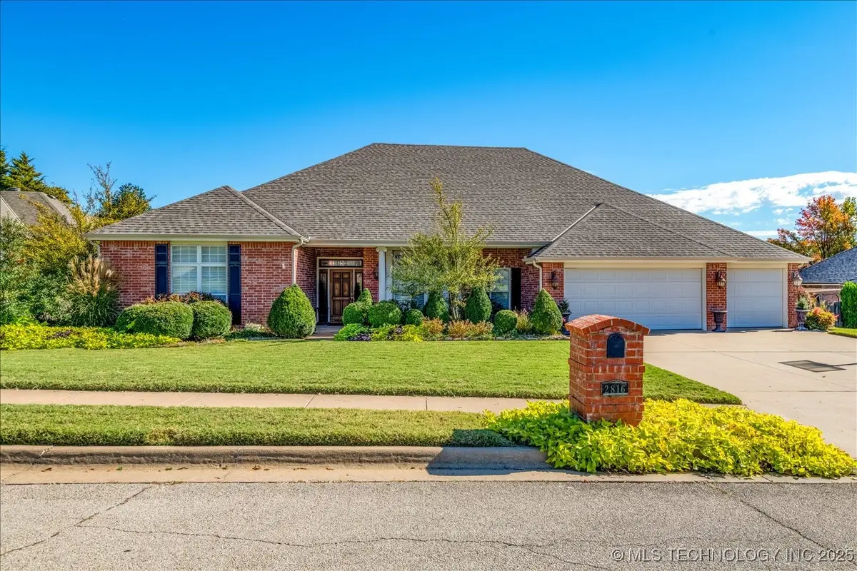 2816 Roanoke Ridge Road, Bartlesville, OK 74006 - Image #1