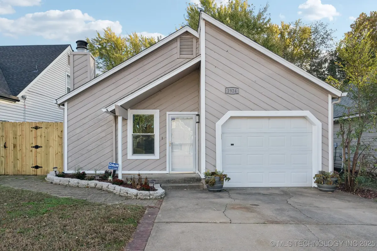 1924 W 62nd Street, Tulsa, OK 74132 - Image #1