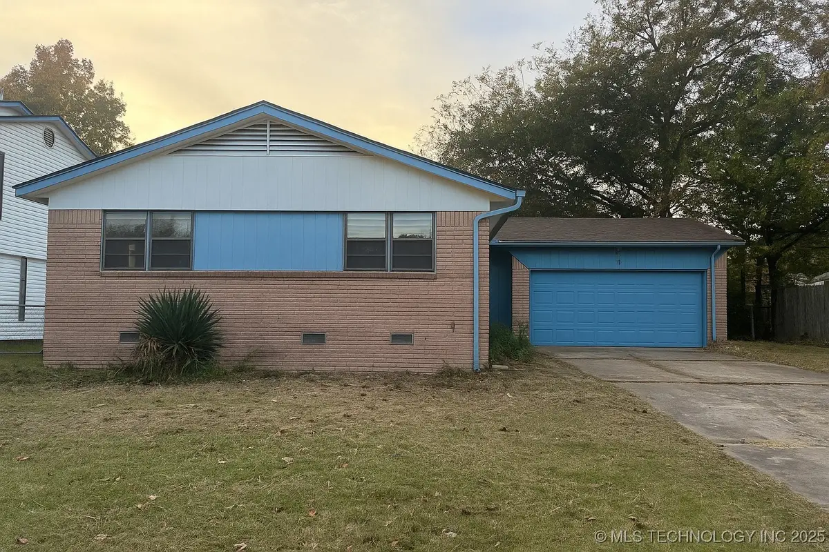 320 N Cedar Street, Owasso, OK 74055 - Image #1