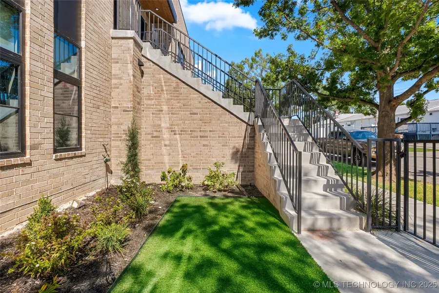 1049 E 8th Street S, Tulsa, OK 74120 - Image #3