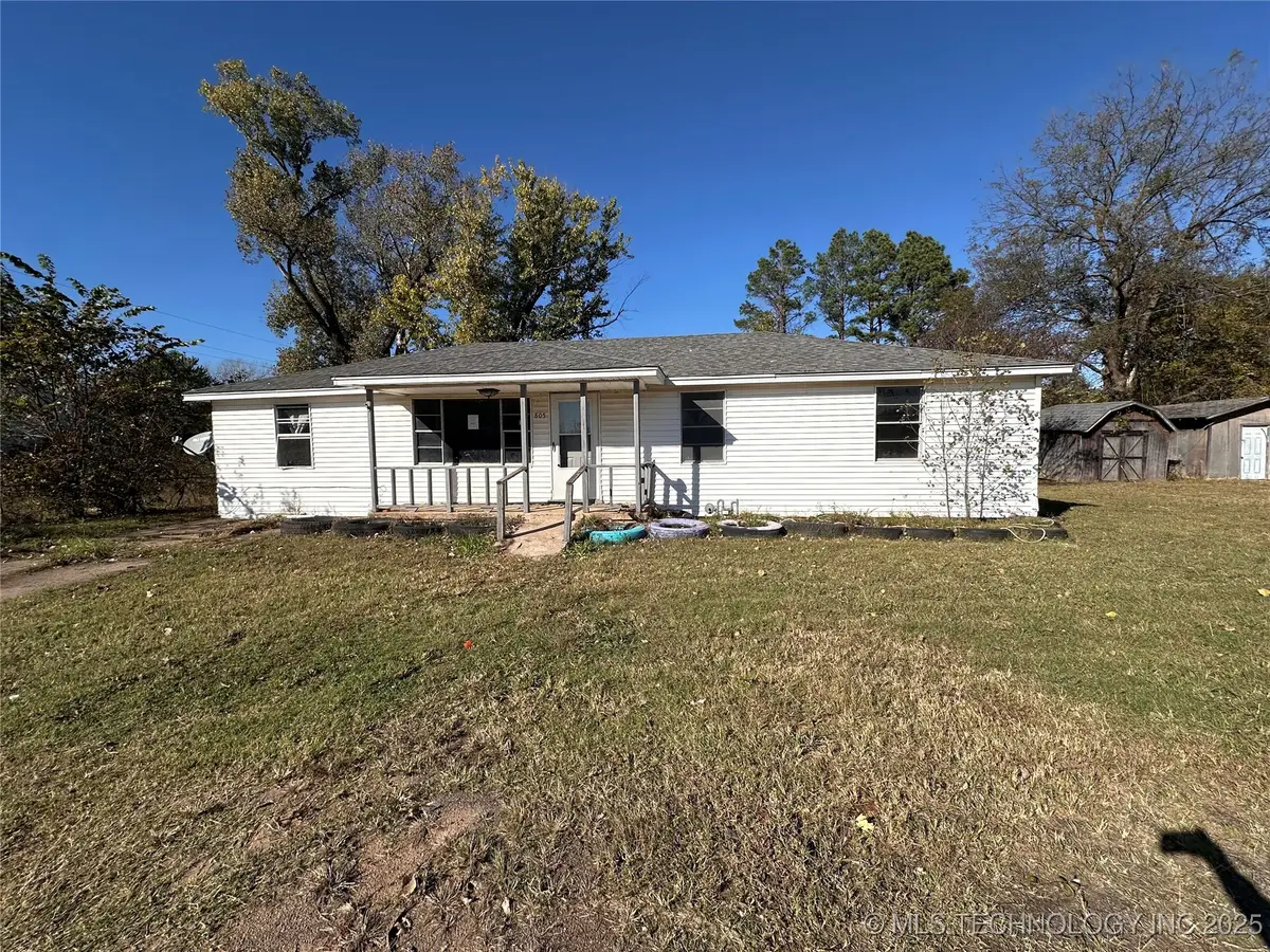 805 E Tejon Avenue, Bristow, OK 74010 - Image #1