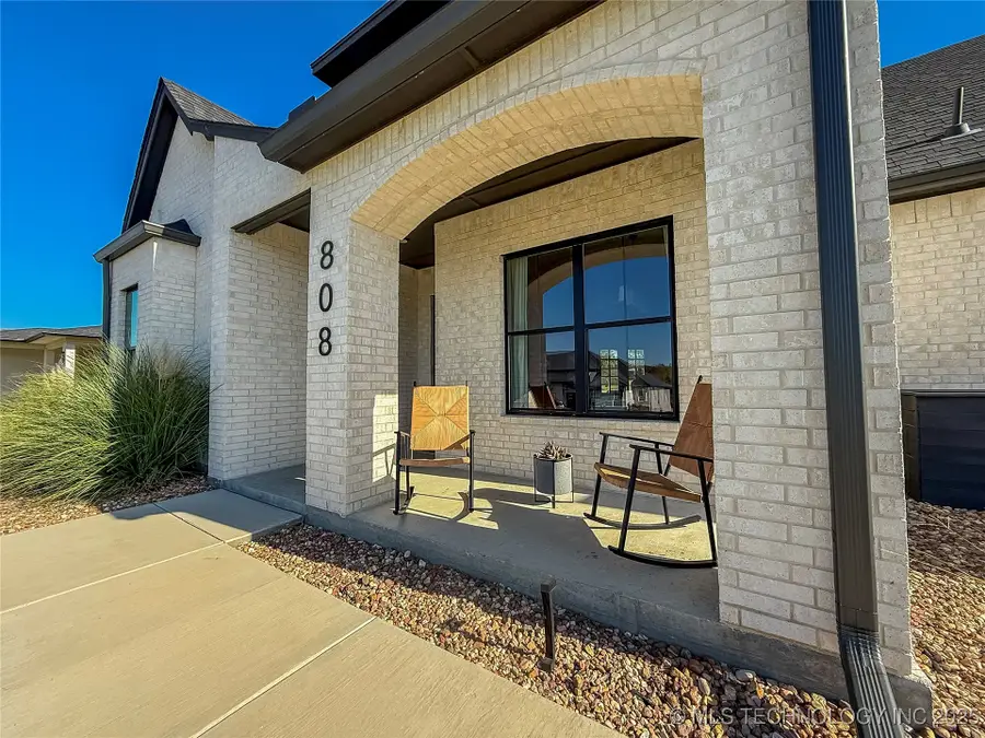 808 W Prairie View Road, Ardmore, OK 73401 - Image #2