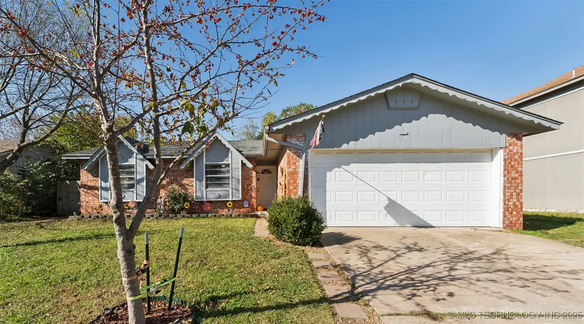 330 S 164th East Place, Tulsa, OK 74108 - Image #1