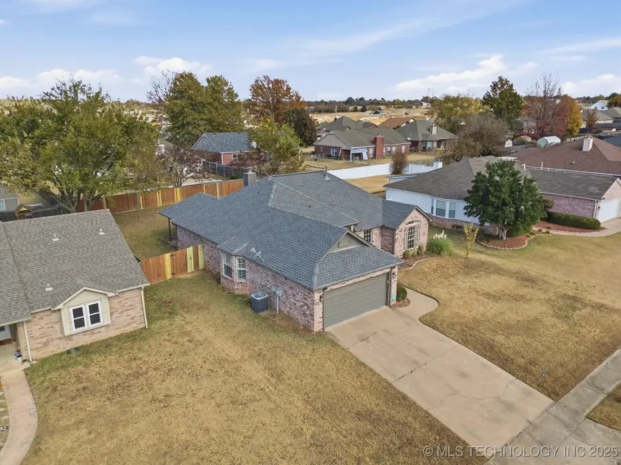 8208 E Madison Street, Broken Arrow, OK 74014 - Image #3