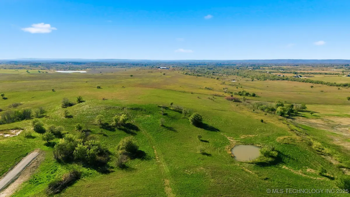 002 Sandstone Avenue, Skiatook, OK 74070 - Image #1