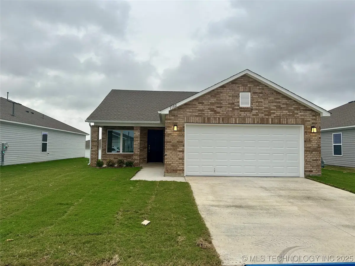 1102 W Lawton Road, Claremore, OK 74019 - Image #1