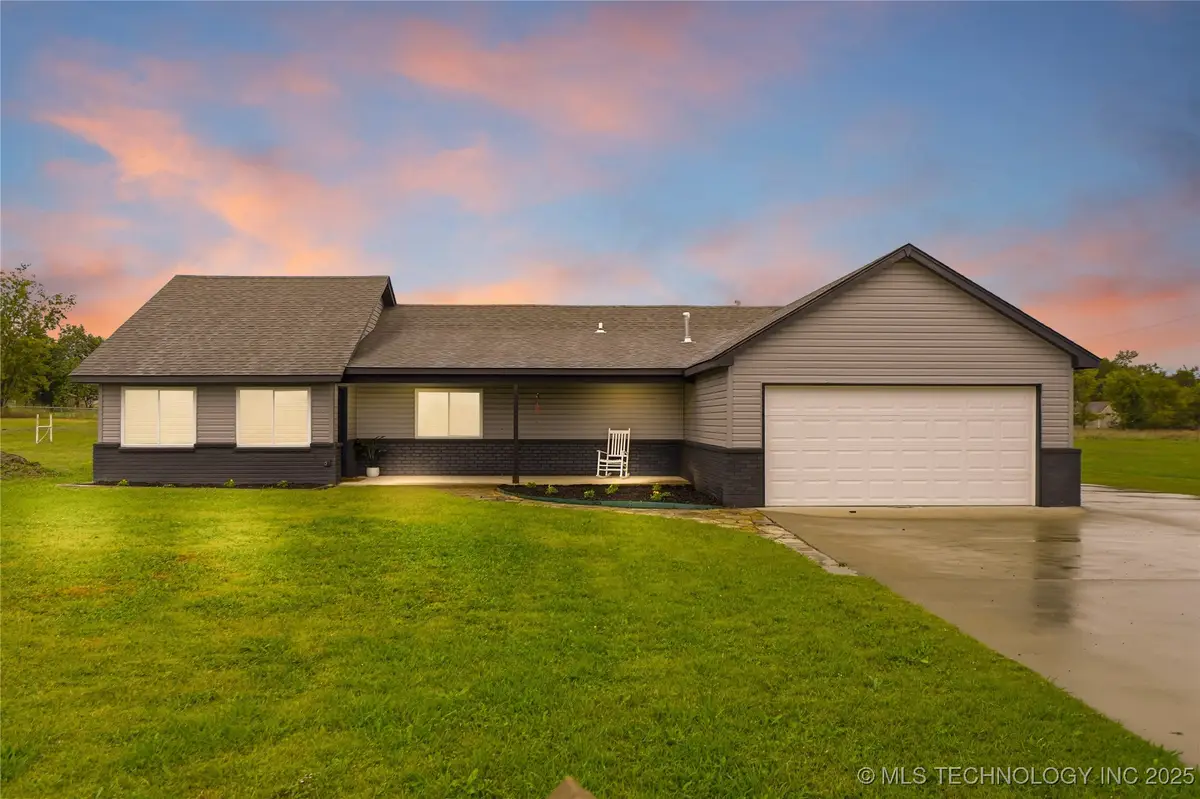 17065 Honeysuckle Lane, Claremore, OK 74019 - Image #1