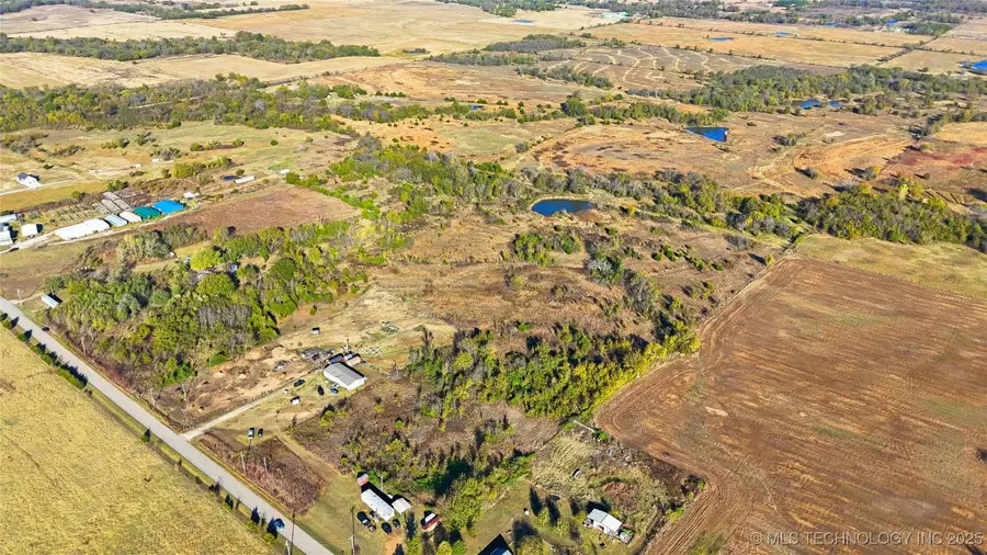 Cedar Road, Henryetta, OK 74437 - Image #3