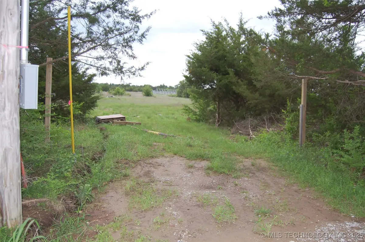 377050 E 1110 Road, Okemah, OK 74859 - Image #1
