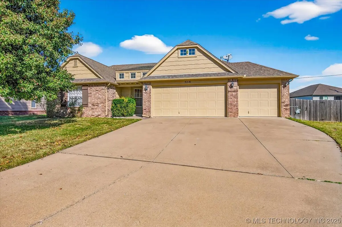 3218 Debbie Lane, Bartlesville, OK 74006 - Image #1