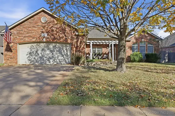 3704 W Boston Place, Broken Arrow, OK 74012