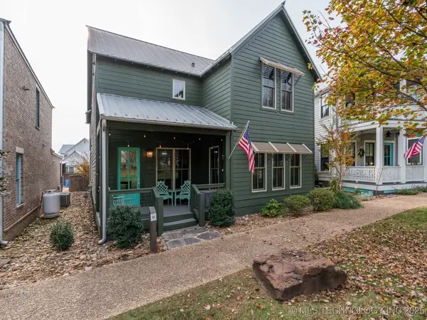 13 Redbud Street, Carlton Landing, OK 74432