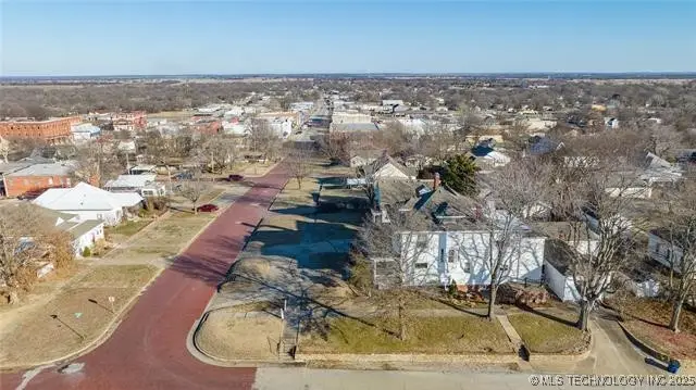 321 W Cherokee Avenue, Nowata, OK 74048 - Image #2