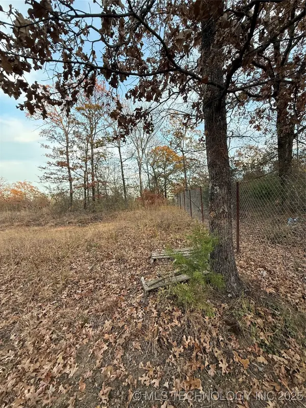 Fig Road, Henryetta, OK 74437