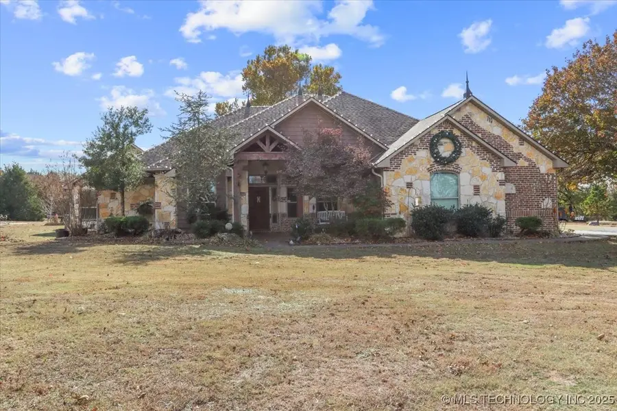 555 White Chimney, Stuart, OK 74570 - Image #2