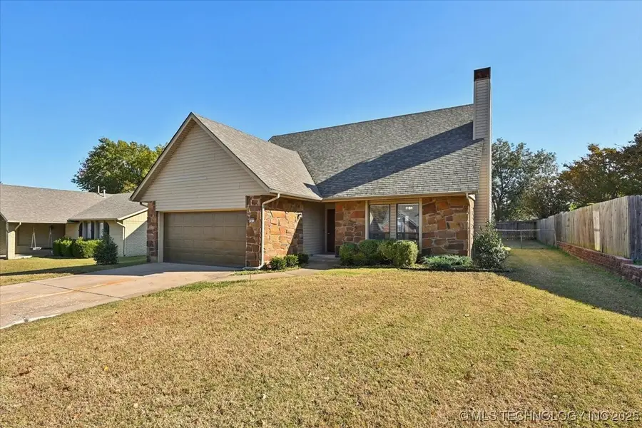 1613 S Aspen Court, Broken Arrow, OK 74012 - Image #2