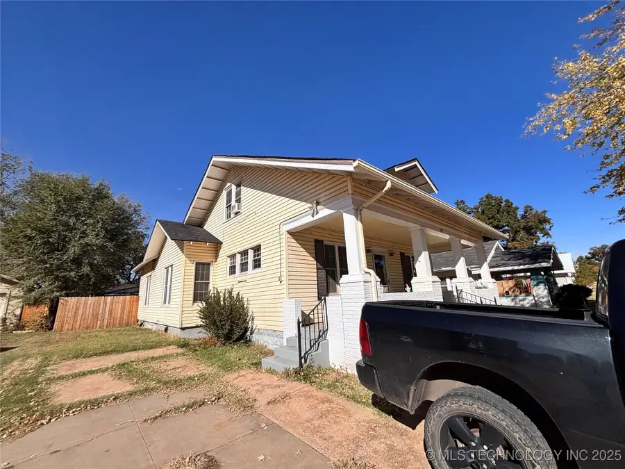 404 S 9th Street, Clinton, OK 73601 - Image #2