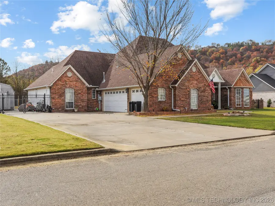 303 Nanih Waiya, Poteau, OK 74953 - Image #2