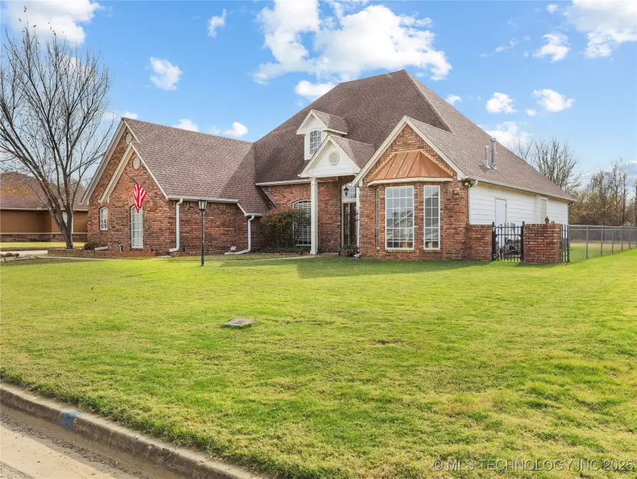 303 Nanih Waiya, Poteau, OK 74953 - Image #3