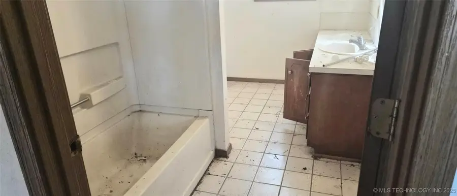 1294 Old Highway 33, Chouteau, OK 74337 - Image #3