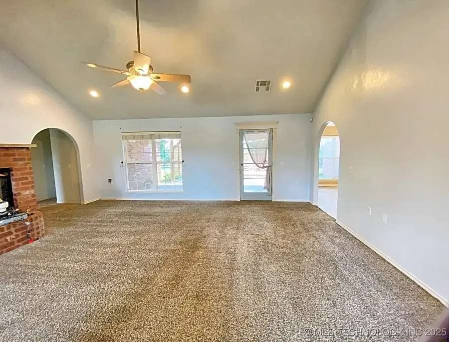 2009 Trailwood Street, Stigler, OK 74462 - Image #2