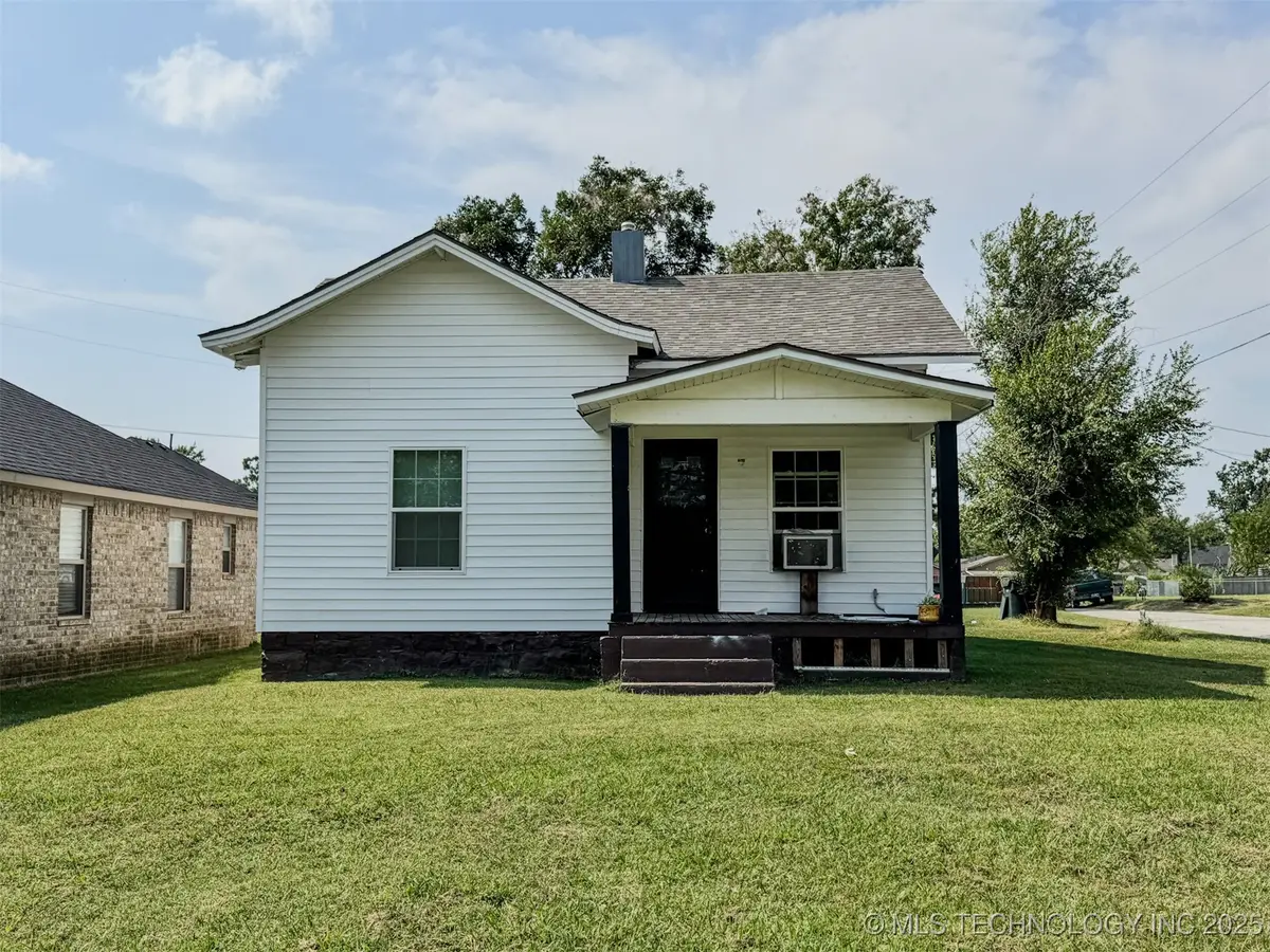 221 N Dorothy Avenue, Claremore, OK 74017 - Image #1