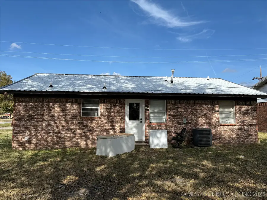 404 F Street, Stigler, OK 74462 - Image #2