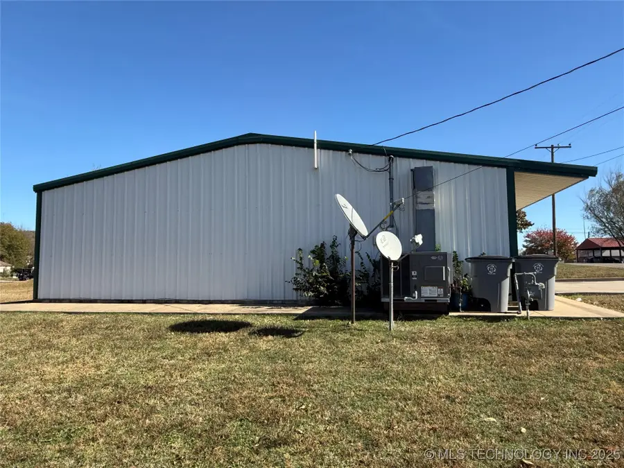 1006 N 1st Street, Quinton, OK 74561 - Image #2