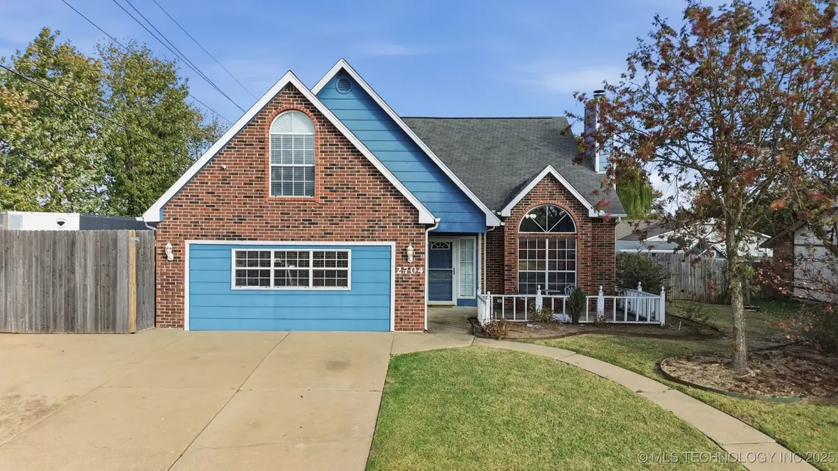 2704 W Montgomery Street, Broken Arrow, OK 74012 - Image #1