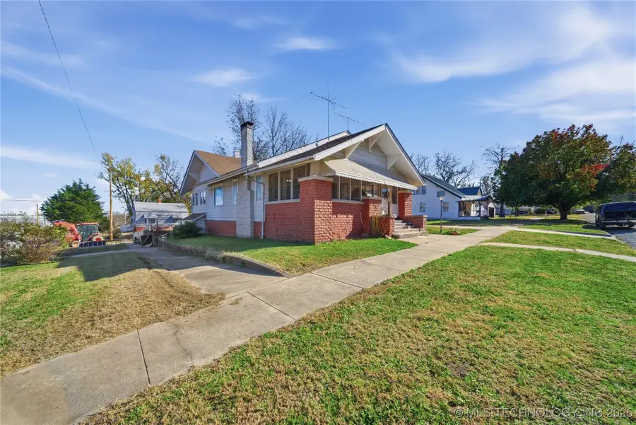 352 N Pine Street, Nowata, OK 74048 - Image #2