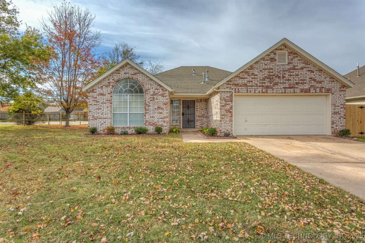 3908 S Walnut Avenue, Broken Arrow, OK 74011 - Image #1