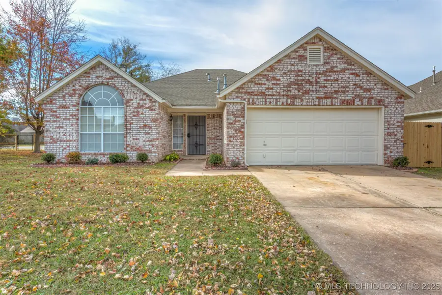 3908 S Walnut Avenue, Broken Arrow, OK 74011 - Image #2