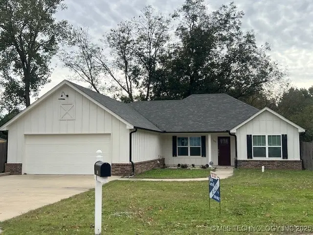 103 E 12th Place, Claremore, OK 74017 - Image #1