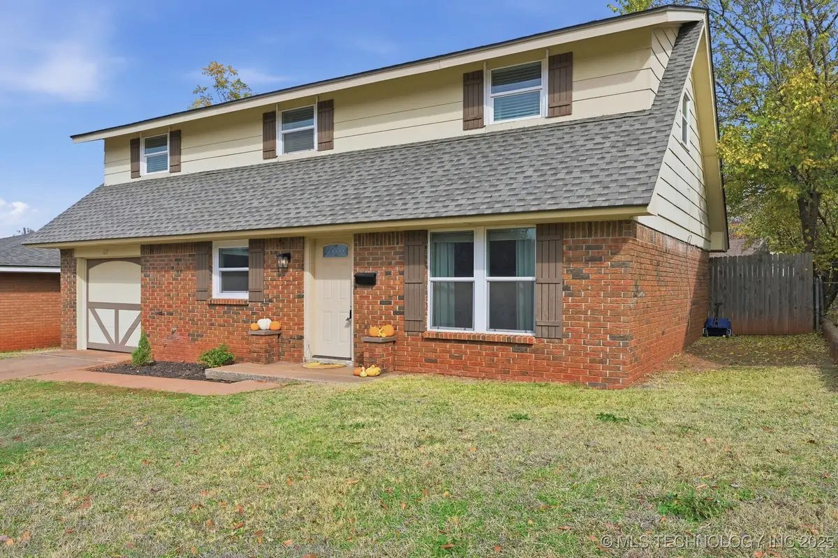 617 Redstone, Edmond, OK 73013 - Image #1