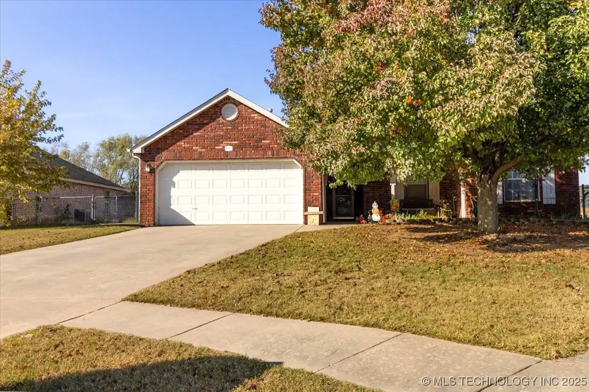 2122 W Walnut Street, Collinsville, OK 74021 - Image #1