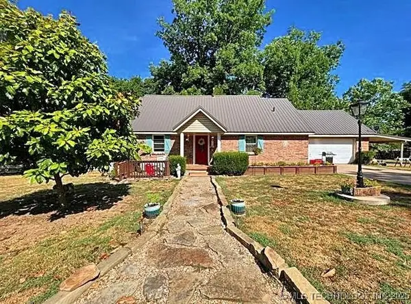 702 Wilson Avenue, Tahlequah, OK 74464