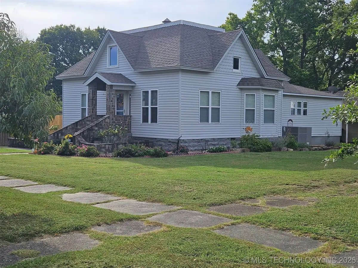 202 S 7th Street, Okemah, OK 74859 - Image #1