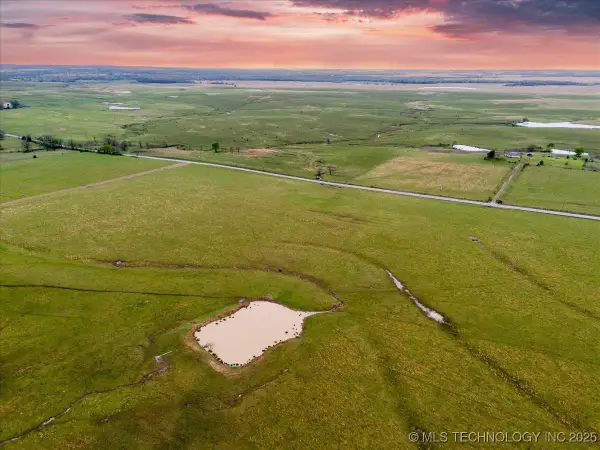 38 E 210 Road, Vinita, OK 74301