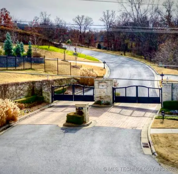 12110 S 14th Court, Jenks, OK 74037